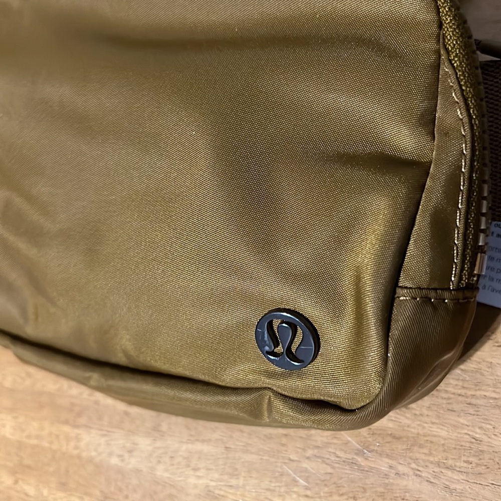 388. Lululemon Burnt caramel everywhere belt bag 1L - Picture 5 of 6